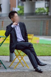 けん