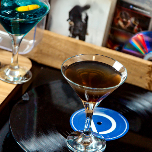 21:00 | 円山町の静かなミュージックバーへ