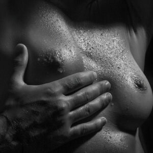 第5章：乳首の触り方 よくある質問（Q&A） - Q2. 乳首が感じにくい女性を、開発する方法はありますか？