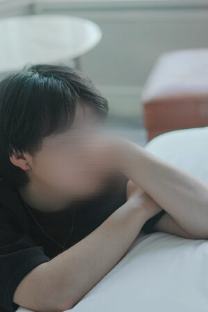 綺(あきら)