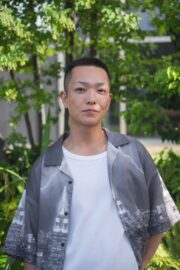 こう